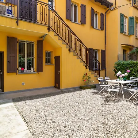 Angeli 10 Apartment